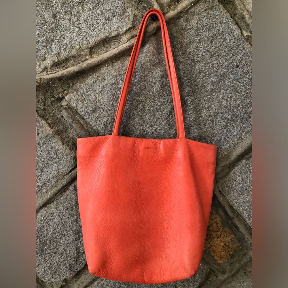 BAGGU medium leather bag in Vermilion